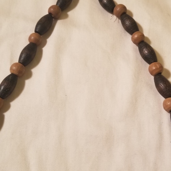 🖤 Animal Wooden Necklace - Picture 4 of 5